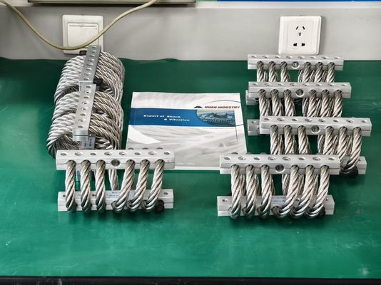 Un bon prix. L'isolement des vibrations des machines lourdes est une solution utilisée pour l'isolement des vibrations des cordes de fil JGX-0480D-18A. en ligne